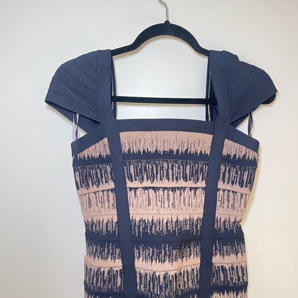 Herve Leger Cap Sleeve Bandage Bodycon Dress US 6 - Picture 4 of 5